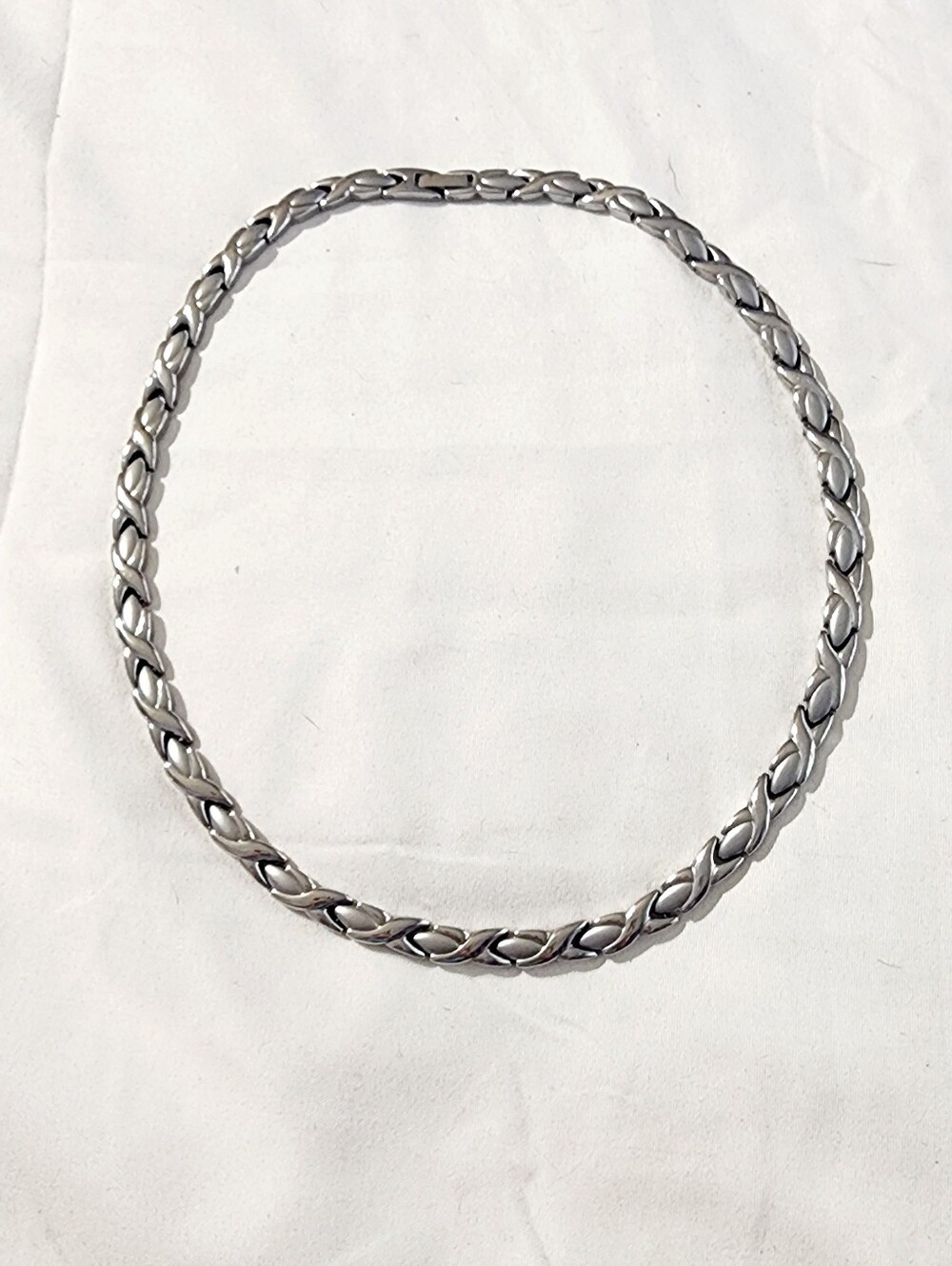 Silver Women's Magnetic Link Necklace - Polished Silver